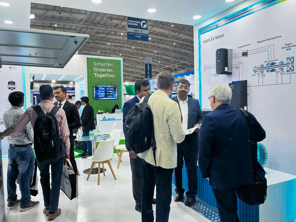 Sales present delta solution to visitor